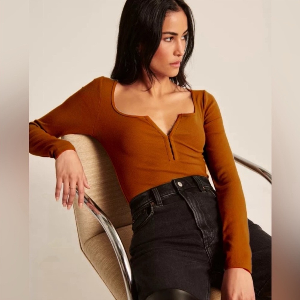Abercrombie 	
Women's
Long Sleeve Hook-and-Eye Henley Bodysuit